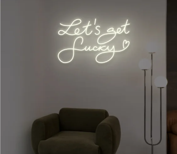 Neoninis LED ženklas „Let's Get Lucky“. #10018