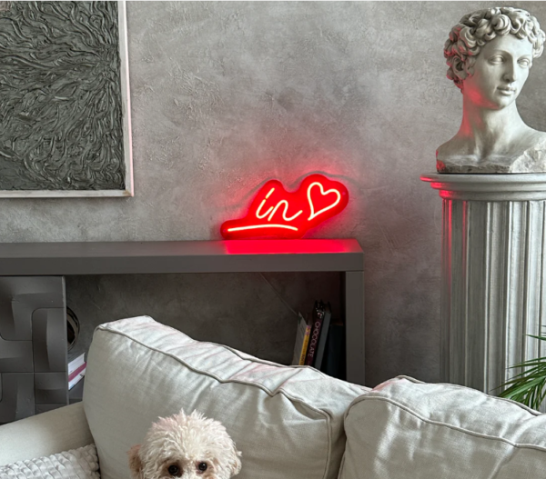 Neoninis LED ženklas „fall in love“. #10030